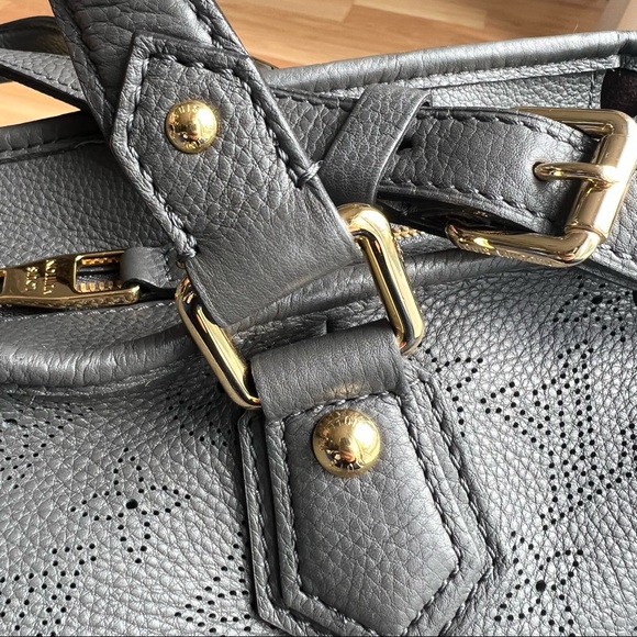 Authentic Louis Vuitton Mahina Stellar GM in Anthracite - Picture 6 of 16